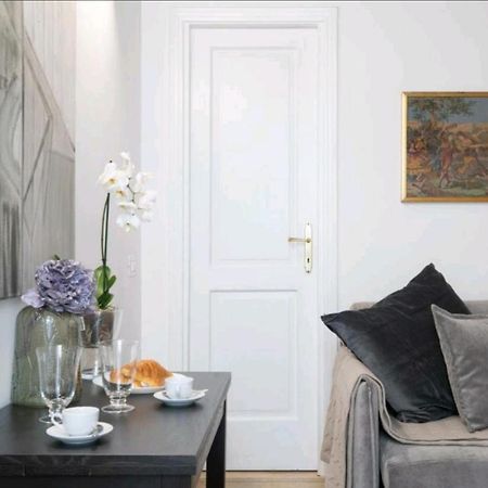 Spanish Modern Apartament Rome Exterior photo